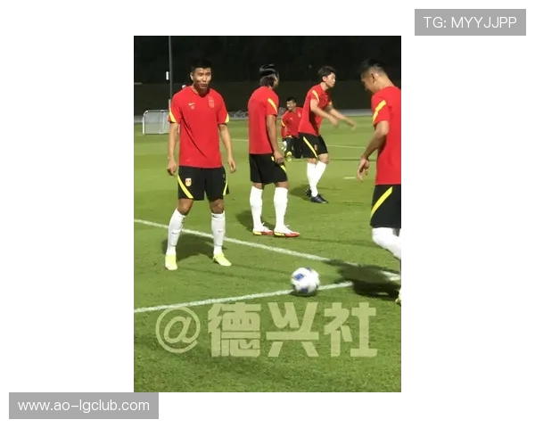 全面解析如何以足球明星形象制作生动逼真的泥塑艺术创作全流程指南